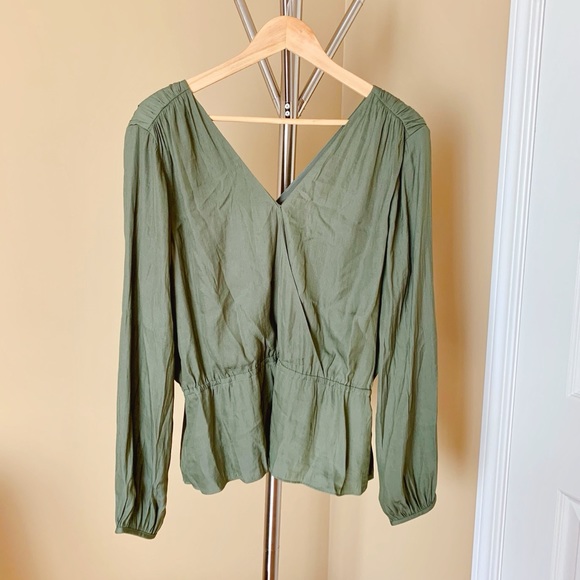 Banana Republic | Green Peplum Top NWT - Picture 5 of 8